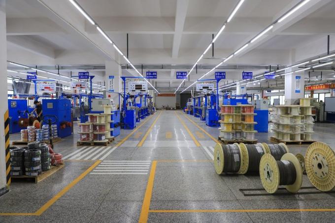 Professional Factory Customized 120º C XLPE Insulated Wire for Cars